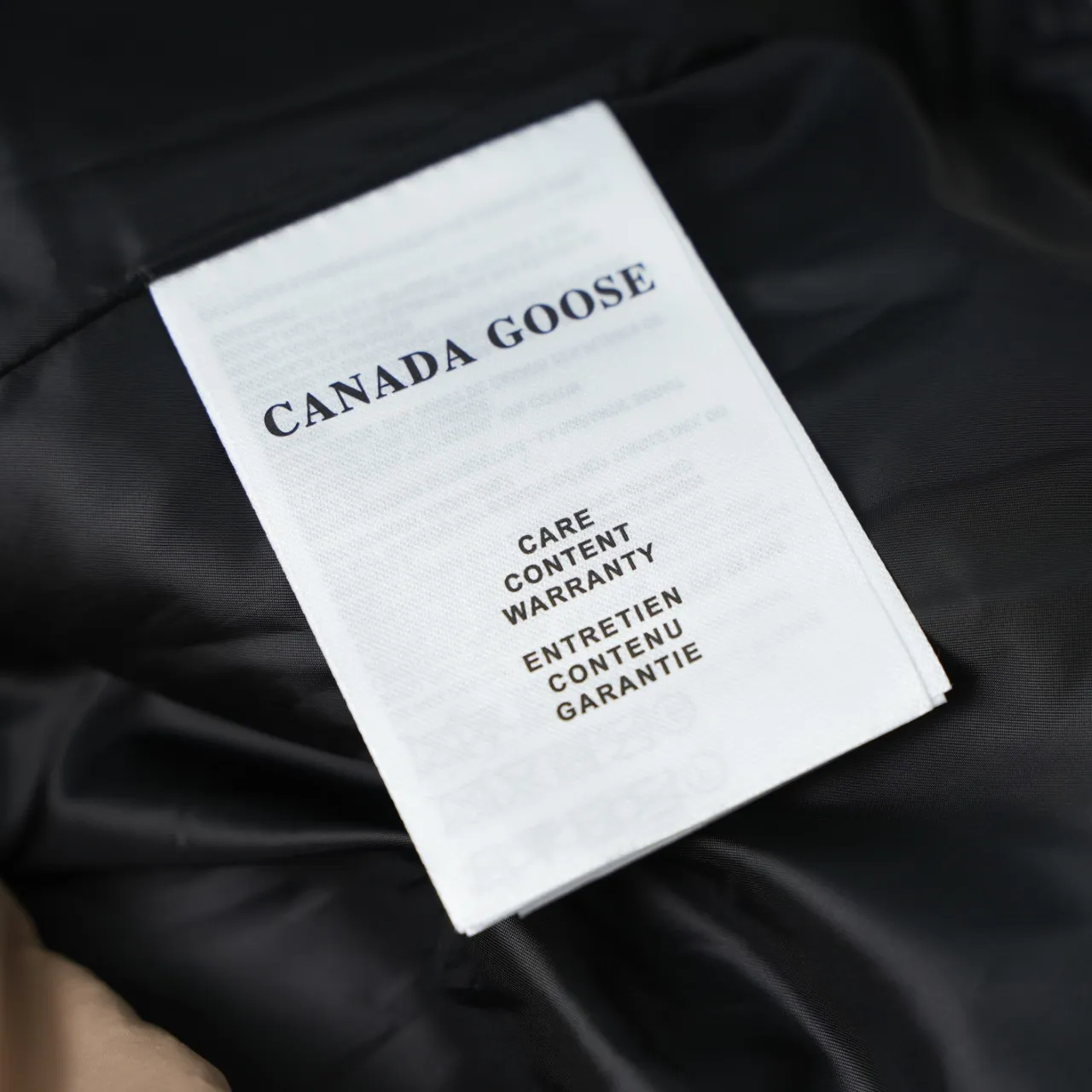 P560 CANADA GOOSE丨Canada Goose 2804 Chest Label Soft Fabric Stand Collar Down Vest Color: Khaki Black Label Size: XS-XXL